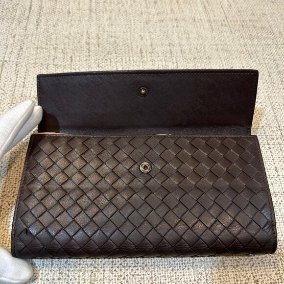 Bottega Venetta Intrecciato Lambskin Double Wallet in Brown - Picture 11 of 12